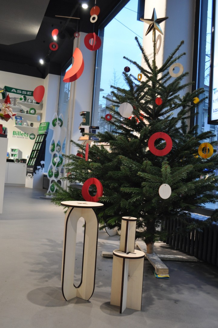 Mise aux couleurs de Noël 2015 à l’office de tourisme
