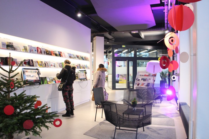 Mise aux couleurs de Noël 2015 à l’office de tourisme